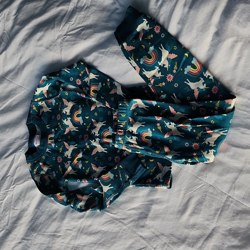 Hanna Andersson rainbow unicorn pajamas 110 5